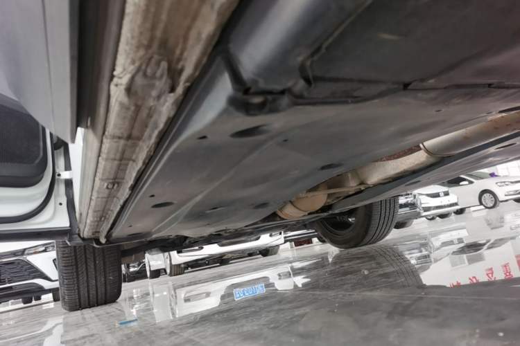 Used Volkswagen Tayron 2021 330TSI Two-Wheel Drive Luxury Smart Connectivity Version Left Side Sill