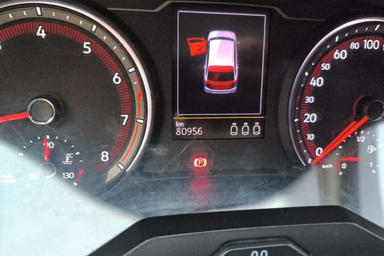 Used Volkswagen Tayron 2021 330TSI Two-Wheel Drive Luxury Smart Connectivity Version Odometer Close Up