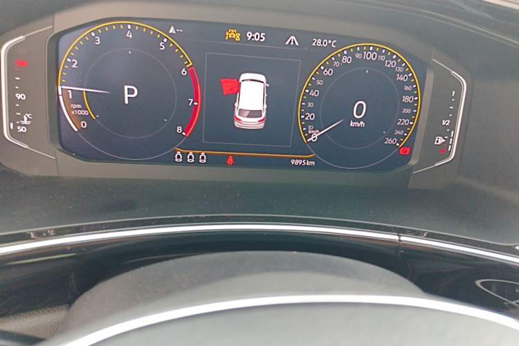 Used Volkswagen Tayron 2021 330TSI Two-Wheel-Drive 3rd Anniversary Limited Edition Odometer Close Up