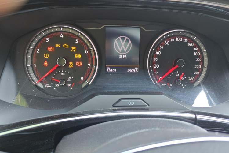 Used Volkswagen Tayron 2021 330TSI Two-Wheel Drive Luxury Smart Connectivity Version Odometer Close Up