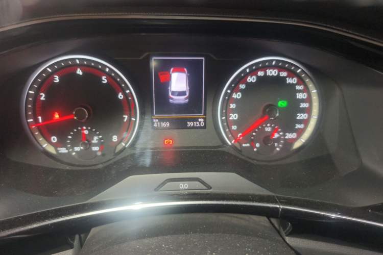 Used Volkswagen Tayron 2021 330TSI Two-Wheel Drive Luxury Smart Connectivity Version Odometer Close Up