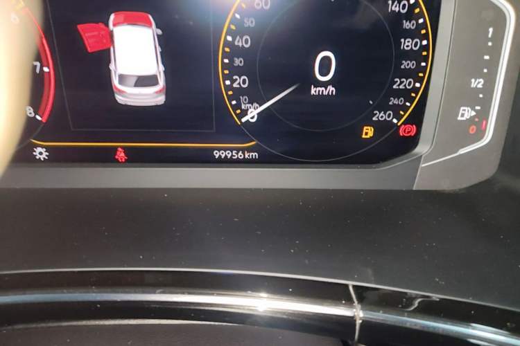 Used Volkswagen Tayron 2021 330TSI Two-Wheel-Drive 3rd Anniversary Limited Edition Odometer Close Up