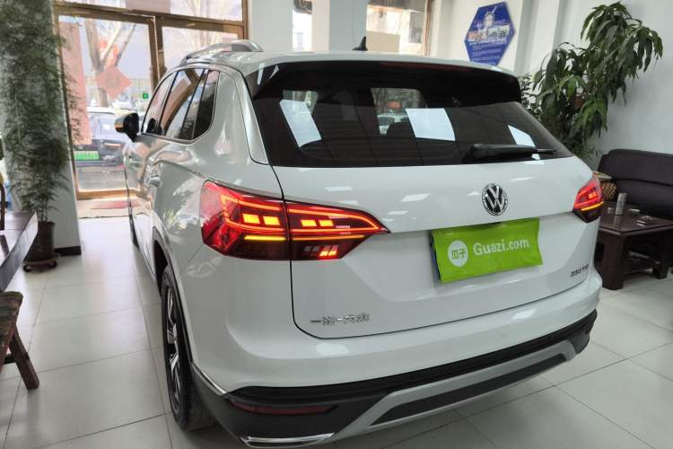 Used Volkswagen Tayron 2021 330TSI Two-Wheel Drive 30th Anniversary Edition Rear Left 45 Deg