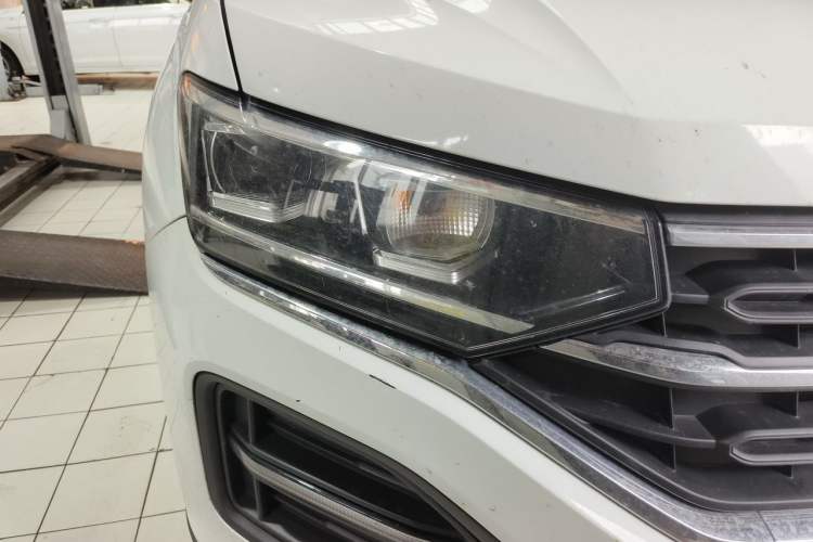 Used Volkswagen Tayron 2021 280TSI Two-Wheel Drive Comfort Connect Edition Right Front Headlight