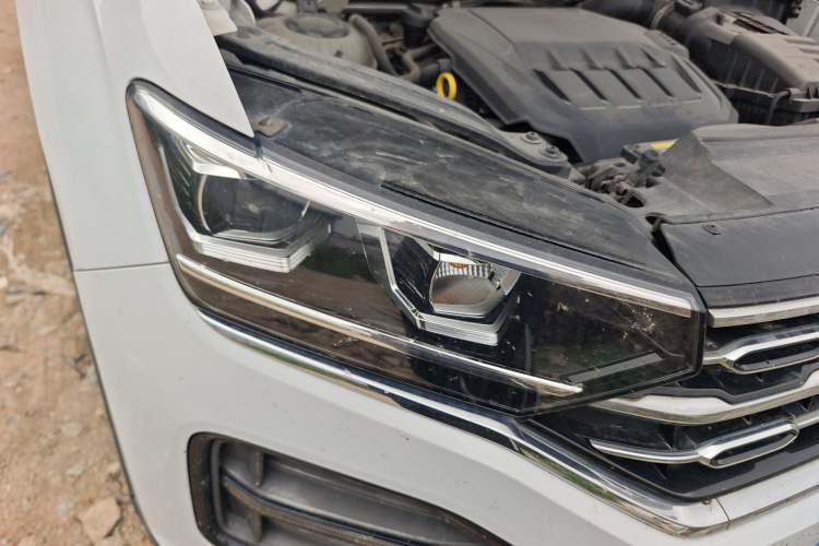 Used Volkswagen Tayron 2021 330TSI Two-Wheel Drive Luxury Smart Connectivity Version Right Front Headlight