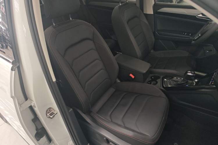 Used Volkswagen Tayron 2021 330TSI Two-Wheel Drive Luxury Smart Connectivity Version Right Front Seat