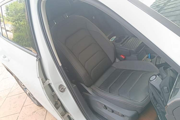 Used Volkswagen Tayron 2021 330TSI Two-Wheel-Drive 3rd Anniversary Limited Edition Right Front Seat