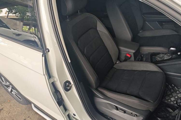 Used Volkswagen Tayron 2021 330TSI Two-Wheel Drive Luxury Smart Connectivity Version Right Front Seat