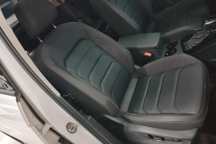 Used Volkswagen Tayron 2021 330TSI Two-Wheel Drive Luxury Smart Connectivity Version Right Front Seat