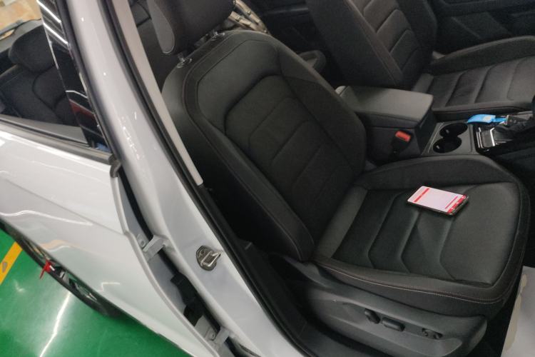 Used Volkswagen Tayron 2021 330TSI Two-Wheel Drive Luxury Smart Connectivity Version Right Front Seat