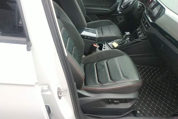 Used Volkswagen Tayron 2021 330TSI Two-Wheel Drive 30th Anniversary Edition Right Front Seat