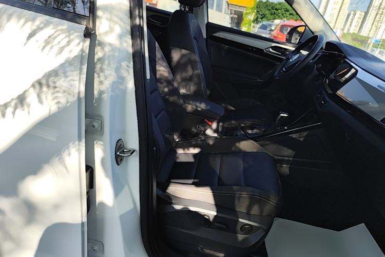 Used Volkswagen Tayron 2021 330TSI Two-Wheel Drive Luxury Connected Version Plus Right Front Seat