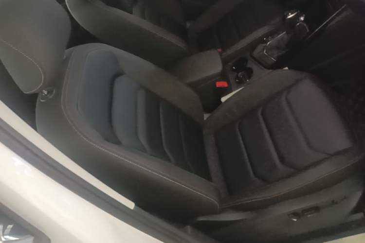 Used Volkswagen Tayron 2021 330TSI Two-Wheel-Drive 3rd Anniversary Limited Edition Right Front Seat