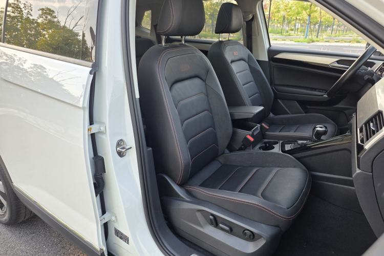 Used Volkswagen Tayron 2021 330TSI Two-Wheel Drive 30th Anniversary Edition Right Front Seat