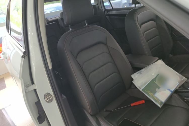 Used Volkswagen Tayron 2021 330TSI Two-Wheel-Drive 3rd Anniversary Limited Edition Right Front Seat