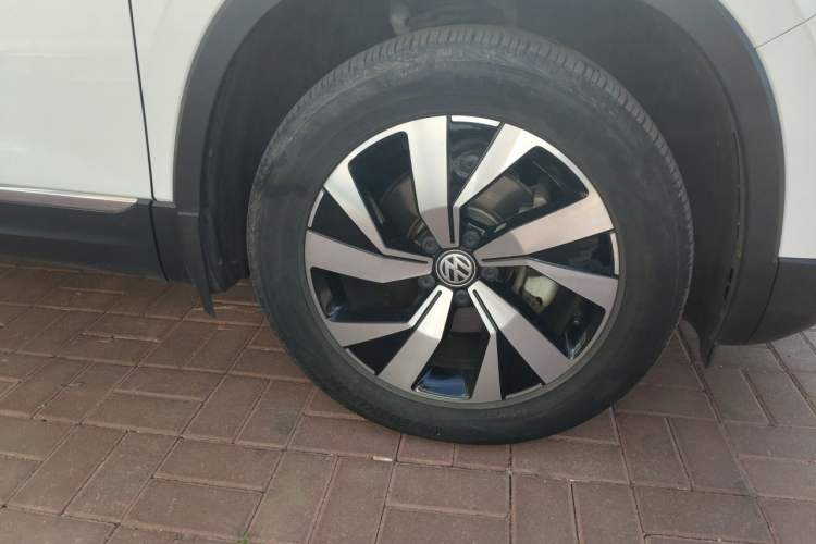 Used Volkswagen Tayron 2021 280TSI Two-Wheel Drive Luxury Smart Connectivity Version Right Front Wheel Hub