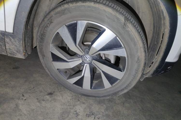 Used Volkswagen Tayron 2021 330TSI Two-Wheel Drive Luxury Smart Connectivity Version Right Front Wheel Hub
