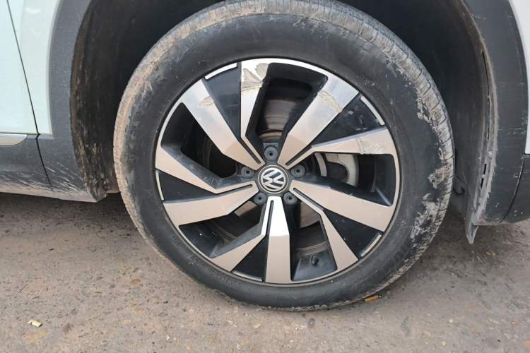 Used Volkswagen Tayron 2021 330TSI Two-Wheel Drive Luxury Smart Connectivity Version Right Front Wheel Hub