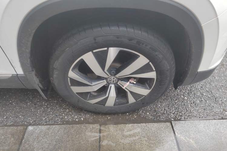 Used Volkswagen Tayron 2021 280TSI Two-Wheel Drive Luxury Smart Connectivity Version Right Front Wheel Hub