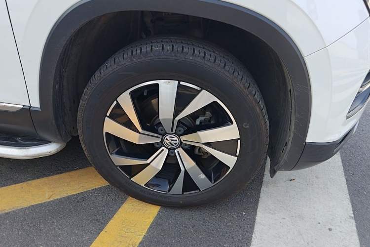 Used Volkswagen Tayron 2021 280TSI Two-Wheel Drive Luxury Smart Connectivity Version Right Front Wheel Hub