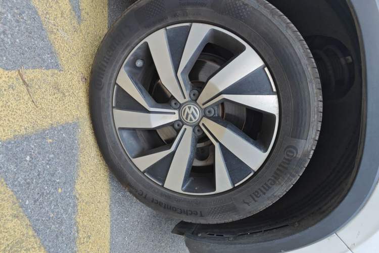 Used Volkswagen Tayron 2021 330TSI Two-Wheel Drive Luxury Smart Connectivity Version Right Front Wheel Hub