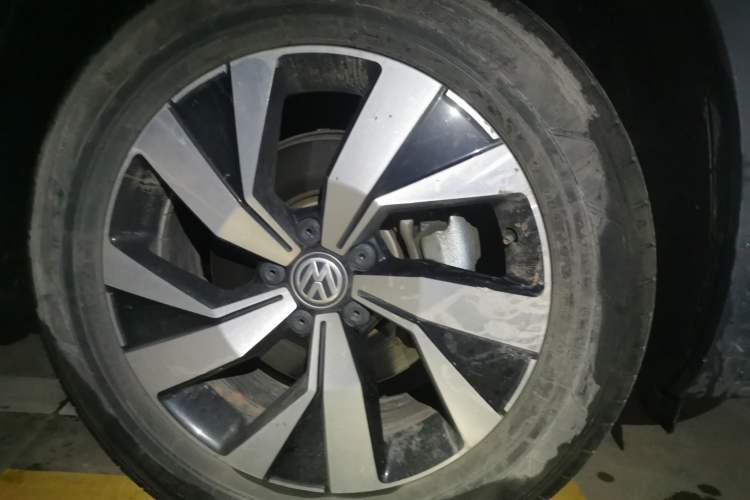 Used Volkswagen Tayron 2021 280TSI Two-Wheel Drive Luxury Smart Connectivity Version Right Front Wheel Hub