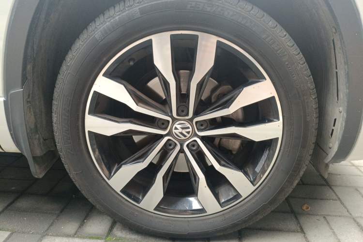 Used Volkswagen Tayron 2021 380TSI All-Wheel Drive R-Line Connected Version Right Front Wheel Hub