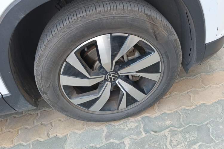 Used Volkswagen Tayron 2021 330TSI Two-Wheel-Drive 3rd Anniversary Limited Edition Right Front Wheel Hub