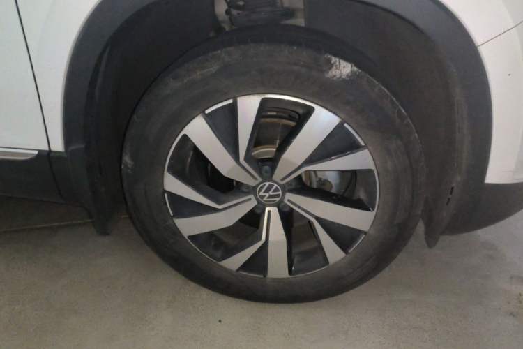 Used Volkswagen Tayron 2021 280TSI Two-Wheel Drive Luxury Smart Connectivity Version Right Front Wheel Hub