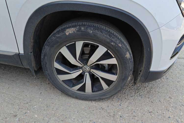 Used Volkswagen Tayron 2021 280TSI Two-Wheel Drive Luxury Smart Connectivity Version Right Front Wheel Hub