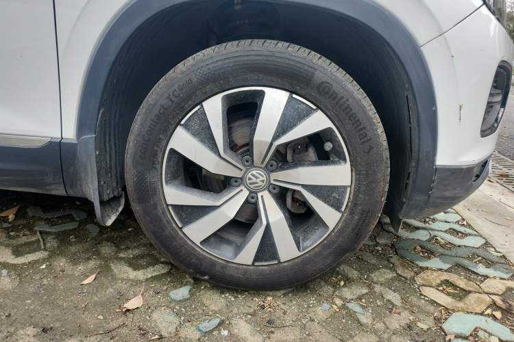 Used Volkswagen Tayron 2021 330TSI Two-Wheel Drive Luxury Smart Connectivity Version Right Front Wheel Hub