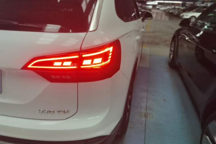 Used Volkswagen Tayron 2021 330TSI Two-Wheel Drive 30th Anniversary Edition Right Rear Taillight
