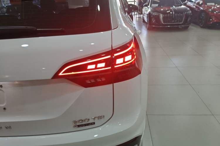 Used Volkswagen Tayron 2021 380TSI All-Wheel Drive R-Line Connected Version Right Rear Taillight