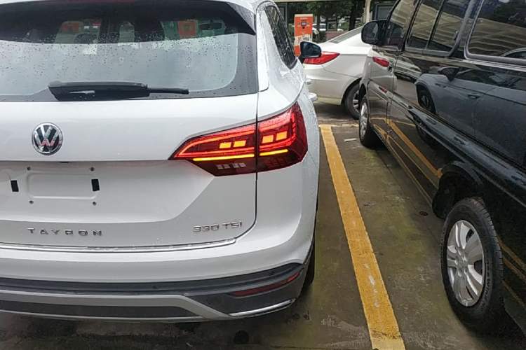Used Volkswagen Tayron 2021 330TSI Two-Wheel Drive 30th Anniversary Edition Right Rear Taillight