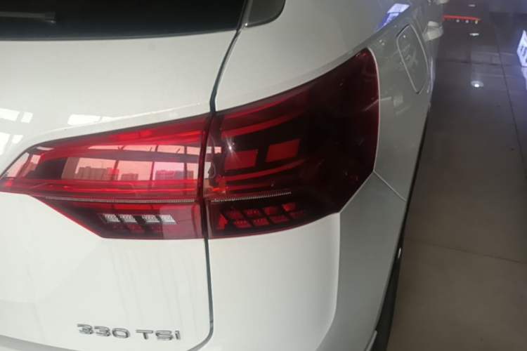 Used Volkswagen Tayron 2021 330TSI Two-Wheel-Drive 3rd Anniversary Limited Edition Right Rear Taillight