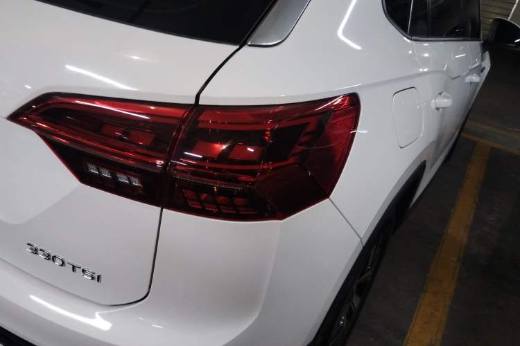 Used Volkswagen Tayron 2021 330TSI Two-Wheel-Drive 3rd Anniversary Limited Edition Right Rear Taillight