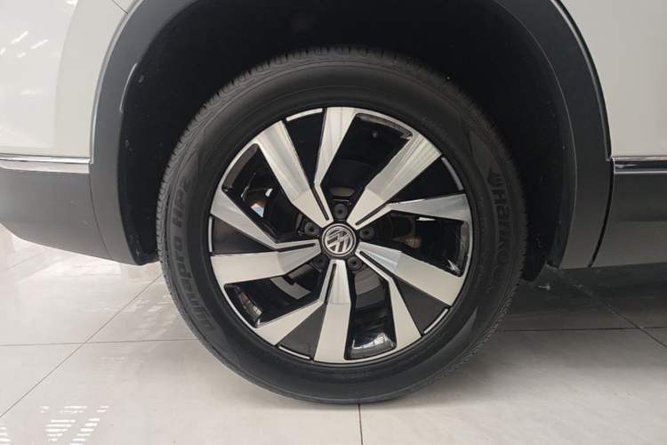 Used Volkswagen Tayron 2021 330TSI Two-Wheel Drive Luxury Smart Connectivity Version Right Rear Wheel Hub