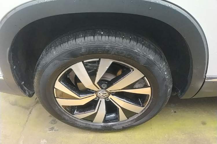 Used Volkswagen Tayron 2021 330TSI Two-Wheel Drive 30th Anniversary Edition Right Rear Wheel Hub