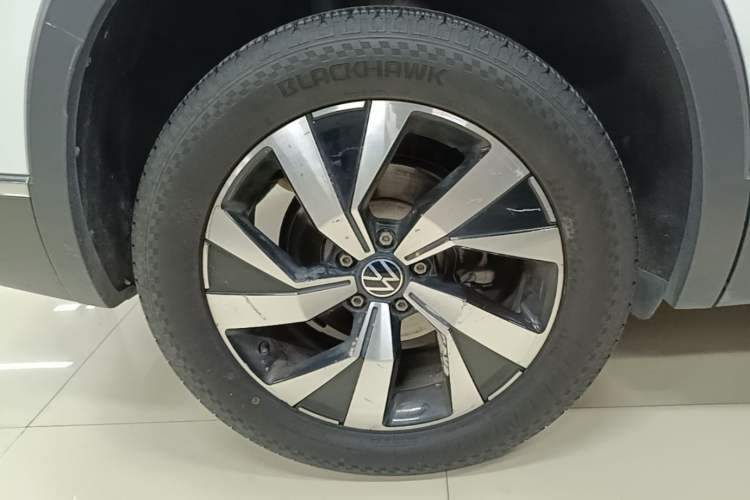 Used Volkswagen Tayron 2021 330TSI Two-Wheel Drive Luxury Smart Connectivity Version Right Rear Wheel Hub