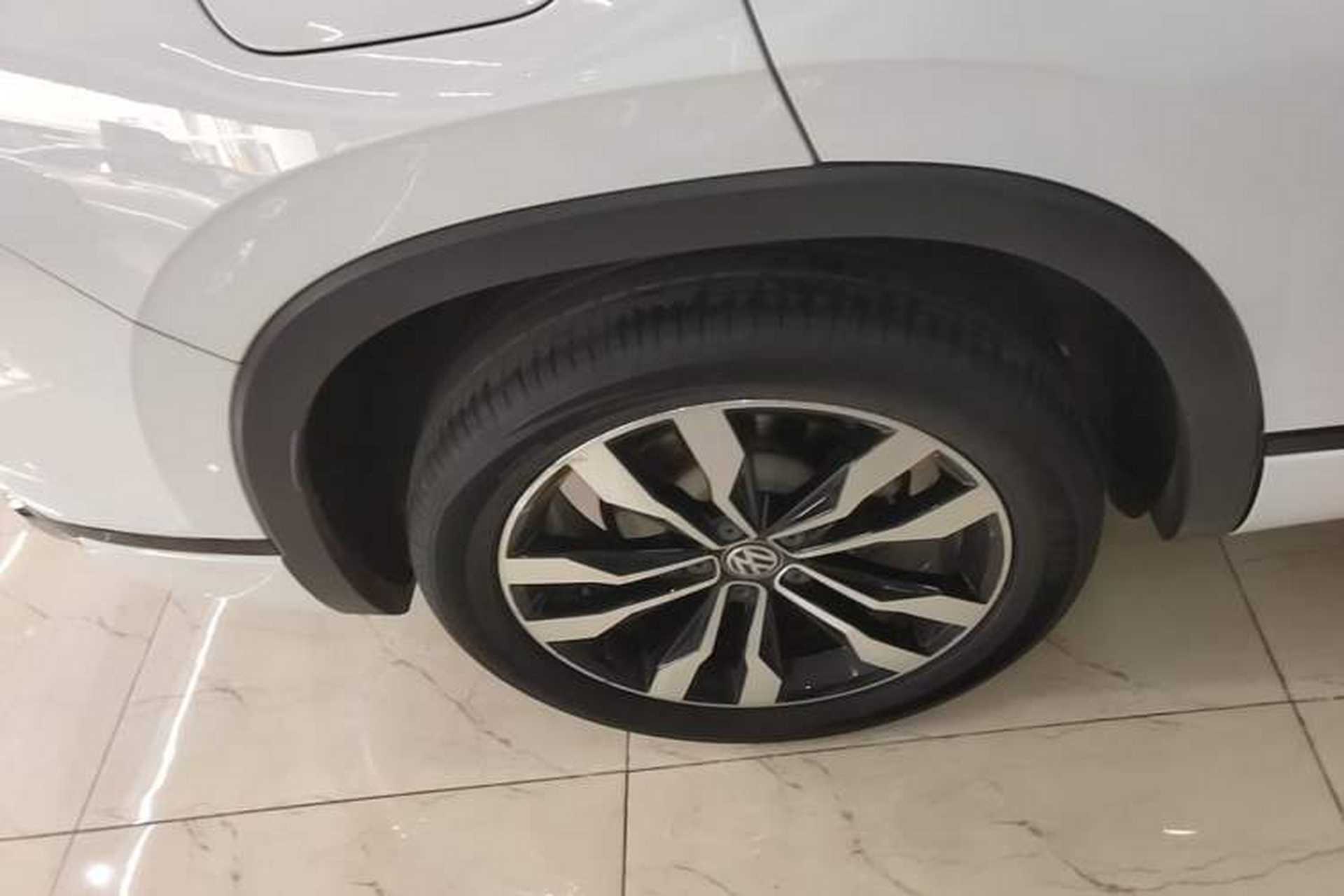 Used Volkswagen Tayron 2021 380TSI All-Wheel Drive R-Line Connected Version Right Rear Wheel Hub