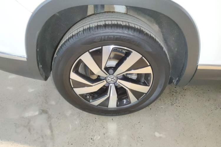 Used Volkswagen Tayron 2021 330TSI Two-Wheel Drive 30th Anniversary Edition Right Rear Wheel Hub