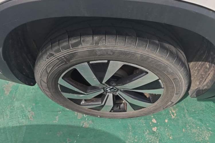 Used Volkswagen Tayron 2021 330TSI Two-Wheel-Drive 3rd Anniversary Limited Edition Right Rear Wheel Hub