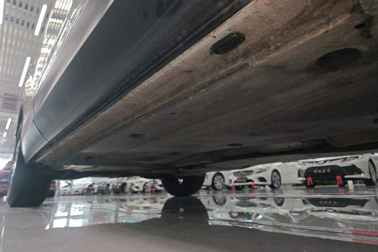 Used Volkswagen Tayron 2021 330TSI Two-Wheel Drive Luxury Smart Connectivity Version Right Side Sill