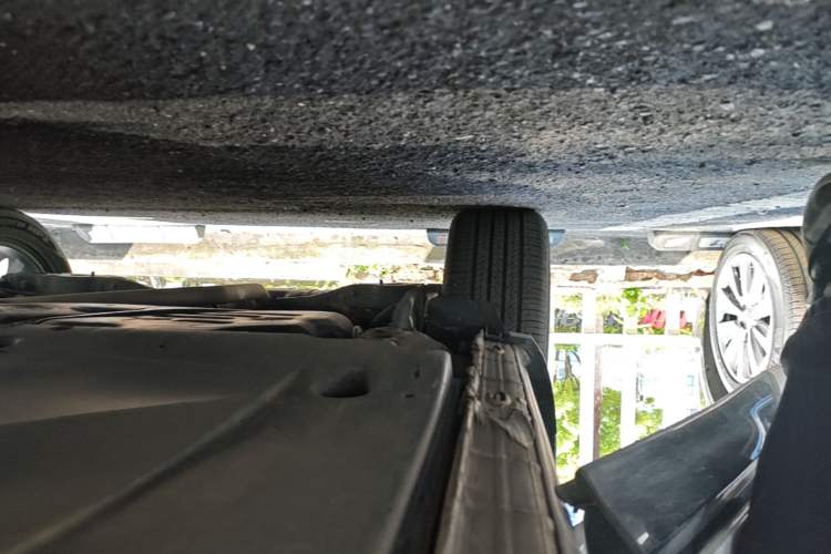 Used Volkswagen Tayron 2021 330TSI Two-Wheel-Drive 3rd Anniversary Limited Edition Right Side Sill