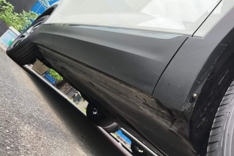 Used Volkswagen Tayron 2021 330TSI Two-Wheel Drive 30th Anniversary Edition Right Side Sill