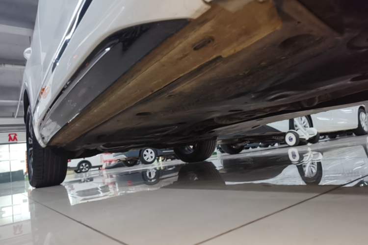 Used Volkswagen Tayron 2021 380TSI All-Wheel Drive R-Line Connected Version Right Side Sill