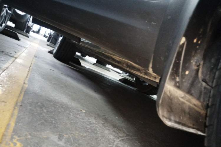 Used Volkswagen Tayron 2021 330TSI Two-Wheel-Drive 3rd Anniversary Limited Edition Right Side Sill