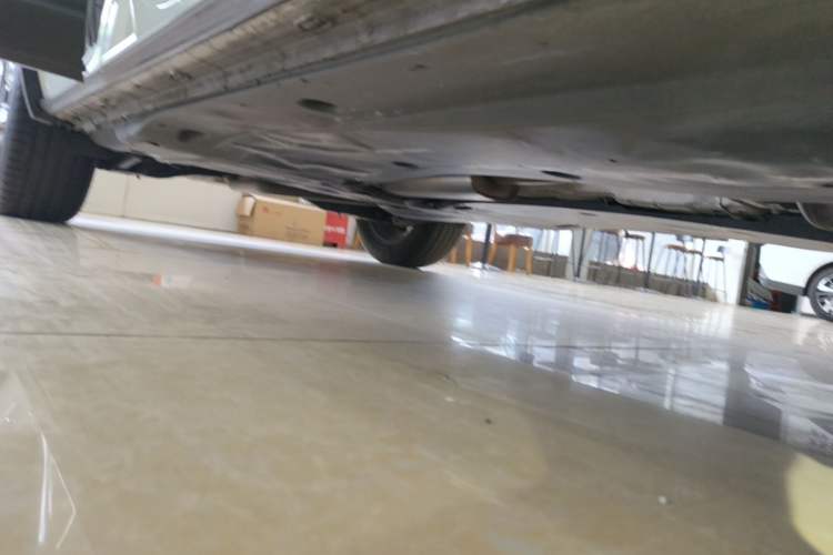 Used Volkswagen Tayron 2021 330TSI Two-Wheel-Drive 3rd Anniversary Limited Edition Right Side Sill