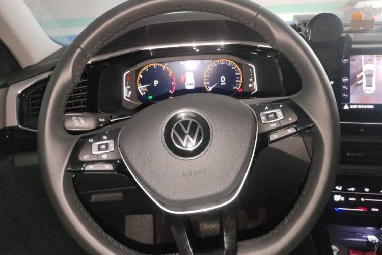 Used Volkswagen Tayron 2021 330TSI Two-Wheel Drive Luxury Connected Version Plus Steering Wheel