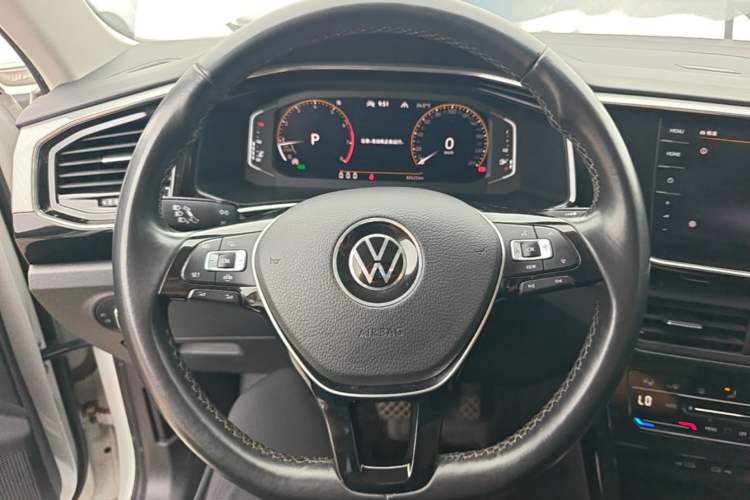 Used Volkswagen Tayron 2021 330TSI Two-Wheel Drive Luxury Connected Version Plus Steering Wheel